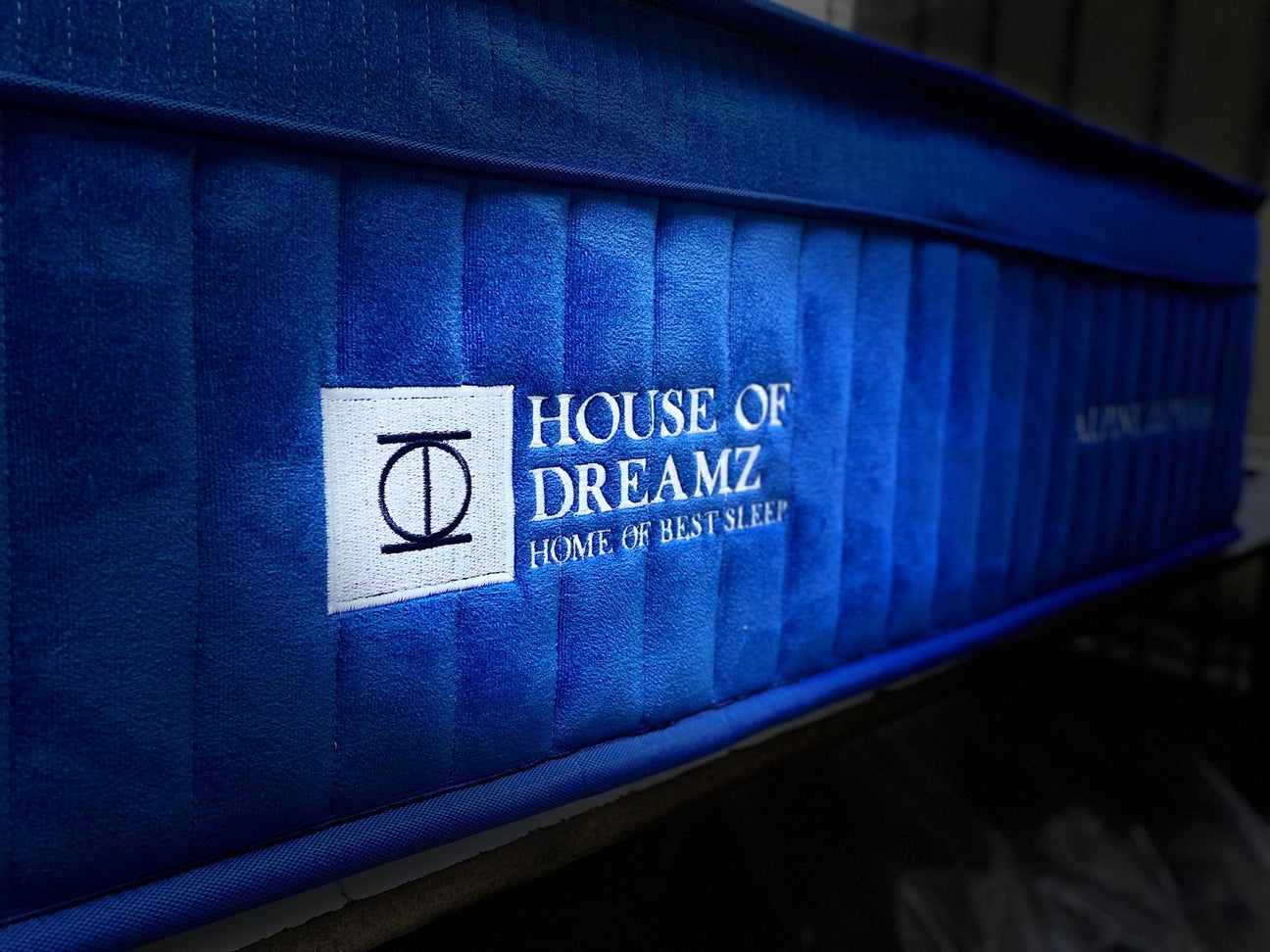 NASCIDO EM VIENA - House Of Dreamz